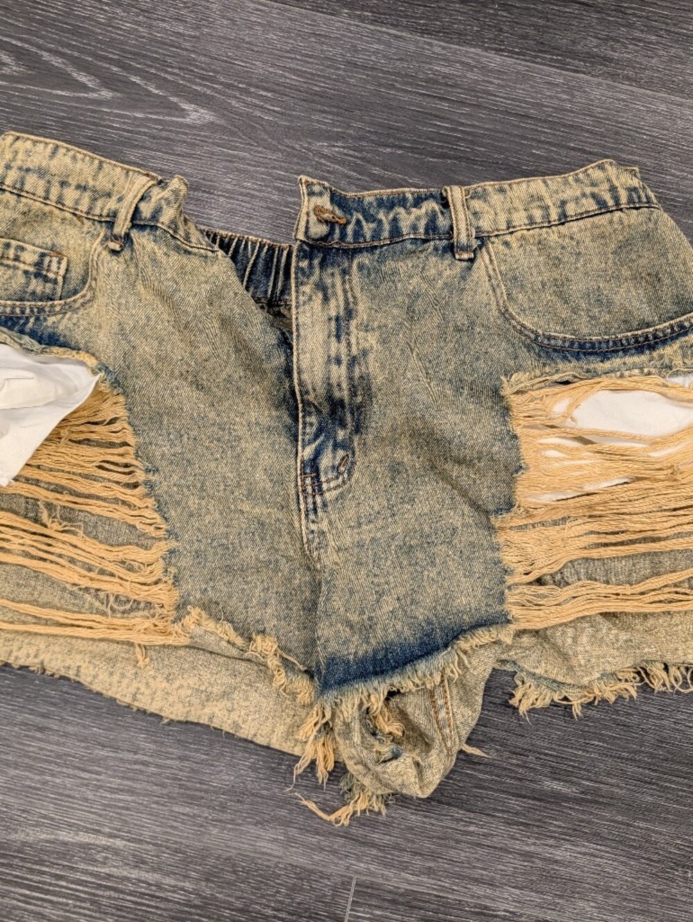 SHEIN Light Acid Wash Distressed Denim Shorts
